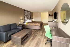 Super 8 by Wyndham Cleveland