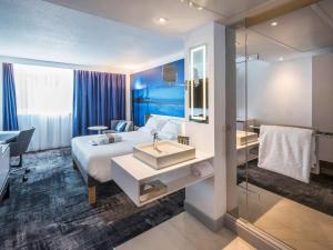 Hotels Novotel Rennes Alma : photos des chambres