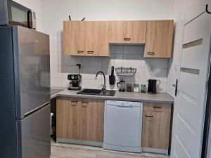 Radosna Zatoka - nowe domki, każdy z własnym ogrodzeniem