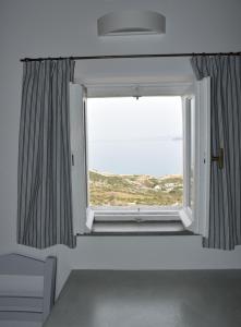 Anatoli - Traditional little house!!! Milos Greece