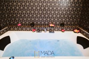 MADA Charm Apartments Jacuzzi