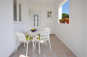 Apartments Mila Family & Pool Apartments