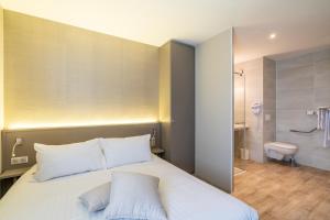 Hotels Cit Hotel LA PYRAMIDE : photos des chambres