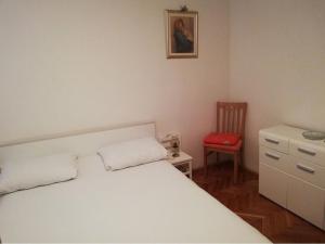 Apartment and Rooms Ruza