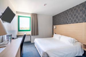 Hotels Cit Hotel LA PYRAMIDE : photos des chambres