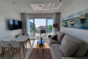 Sea view apartment 6E with pool in Cañamel beach