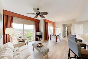 One-Bedroom Apartment room in Bay-View Condo - Pool Hot Tub - 250 Yards to Sand condo
