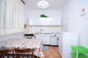 Apartments Mladen Jelica 