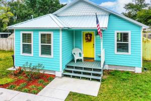 Three Bedroom House room in Downtown Cottage
