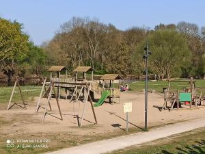 Appartements Gite SOUAI ET ZEN , 5 mn du Zooparc de Beauval : Maison 3 Chambres