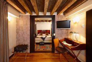 Superior Double or Twin Room room in Hotel Saturnia & International