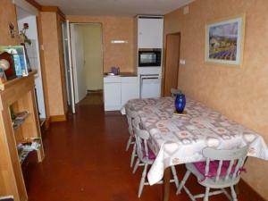 Maisons de vacances Gite Fiefs, 3 pieces, 4 personnes - FR-1-376-47 : photos des chambres