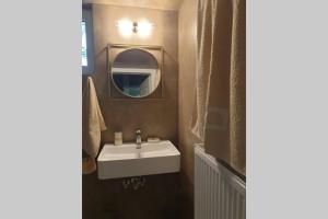 central studio very close to the port of Volos