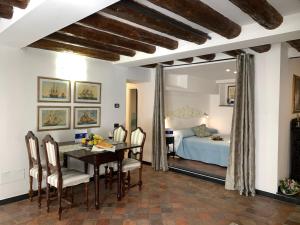 Alcova Dei Giustiniani by Holiday World