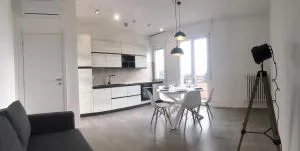 CaseOspitali - Casa Lumiere, bilocale panoramico e luminoso - piano 3 NO ascensore - Carugate