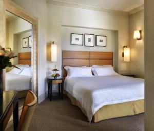 Junior Suite room in Hotel Ambasciatori