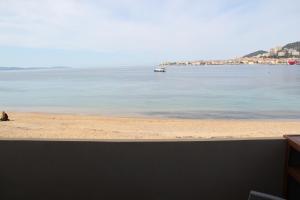 Appartements studio pieds dans l’eau : photos des chambres