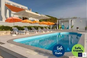 LCT Holiday Home Mia - Lećevica