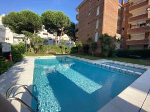 Apartment room in Apartamento Las Antillas con piscina en playa Els Fenals Lloret de Mar