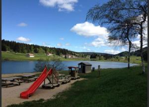 B&B / Chambres d'hotes Gite avec terrasse et belle vue - ChaletNelda com : photos des chambres