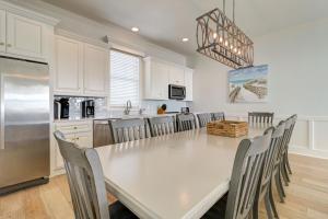 Apartment room in Above It All By BlueSwell