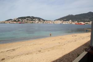 Appartements studio pieds dans l’eau : photos des chambres