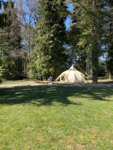 Tentes de luxe Glamping at Camping La Source : photos des chambres