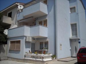 Navy Apartments - 3hvězdičkové hotely ve městě Jadranovo