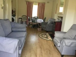 Adare Luxury Riverside Apartment - 香侬