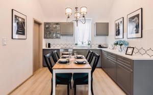 Monarchia Apartman Grand