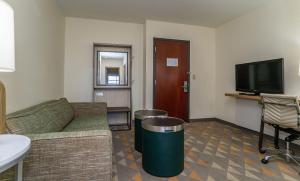 Queen Suite with Two Queen Beds and View room in Holiday Inn Hotel & Suites Beaufort at Highway 21 an IHG Hotel