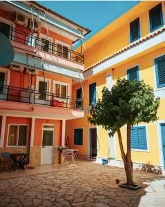 Hotel Nino - 德尔米