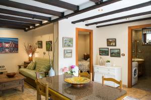 Casa Rural Les Cabañes - Naturaleza, Chimenea y Relax en Asturias