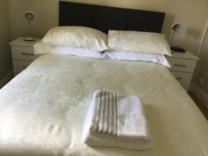 Adare Luxury Riverside Apartment