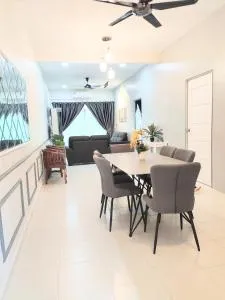 Private pool Cassa Dinies, Wifi , Bbq,10 pax - Kampong Banggol Kulim