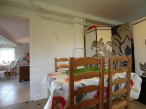 Maisons de vacances Gite Champosoult, 5 pieces, 6 personnes - FR-1-497-27 : photos des chambres