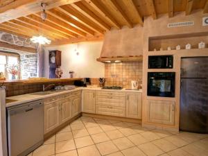 Maisons de vacances Gite Saint-Just-en-Bas, 4 pieces, 6 personnes - FR-1-496-19 : photos des chambres