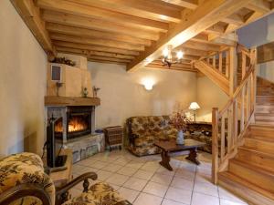 Maisons de vacances Gite Saint-Just-en-Bas, 4 pieces, 6 personnes - FR-1-496-19 : photos des chambres