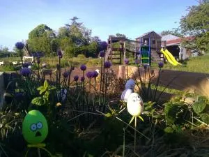 Tentes Bohèmes dans un écolieu avec piscine hors-sol - Corpe