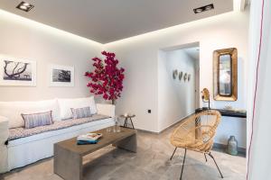 Elia & Anthos Deluxe Suites