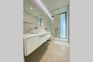 Luxury Villa - new building with panoramic sea view