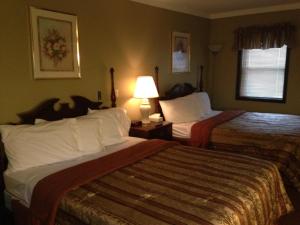 Freds Inn Restaurant & Lodging