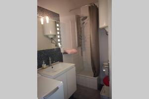 Studio vue mer 180° à 200 m de la plage en Normandie +parking