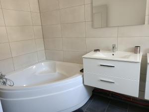 Location Bord de mer, villa de vacances 6-8 personnes - jardin