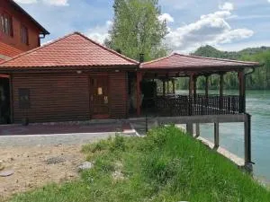 VIKENDICA ODMOR NA DRINI - Tornik