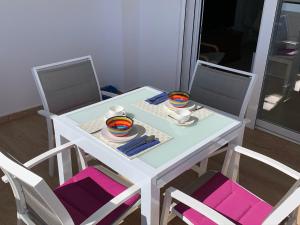 Apartment on Top Beach location next to the 27h golf and marina