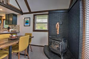 Overlook Loft Deck and Panoramic Shenandoah Views