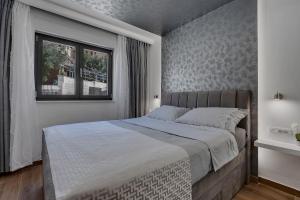 Luxury Promajna Beach Apartment