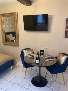 Appartements LE TOUT JOLI NID BEAUNOIS, Studio Plein centre parking : photos des chambres