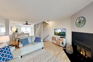 Three-Bedroom Townhouse room in Bayside Townhome - 4 Balconies Pool & Tennis townhouse
